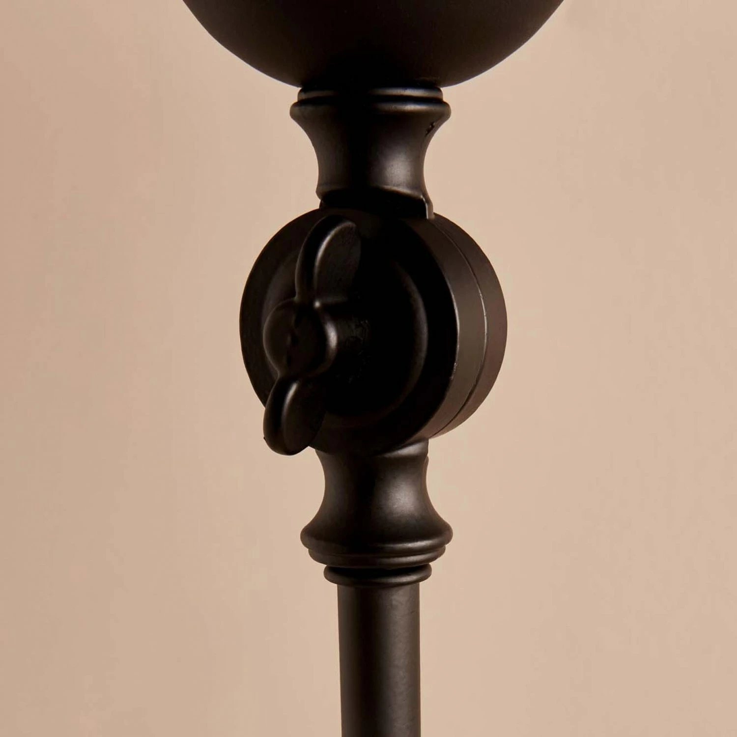 Llambë dyshemeje Opviq, AYD-3482, bezhë dhe e zezë