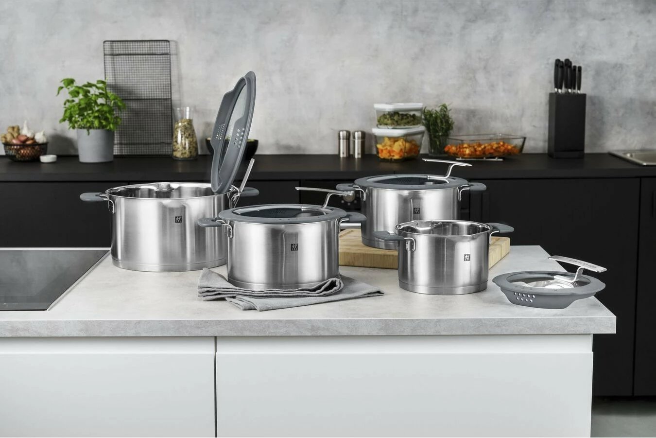 Set tenxheresh Zwilling Simplify 4 copë, çelik inoks, argjend e zi