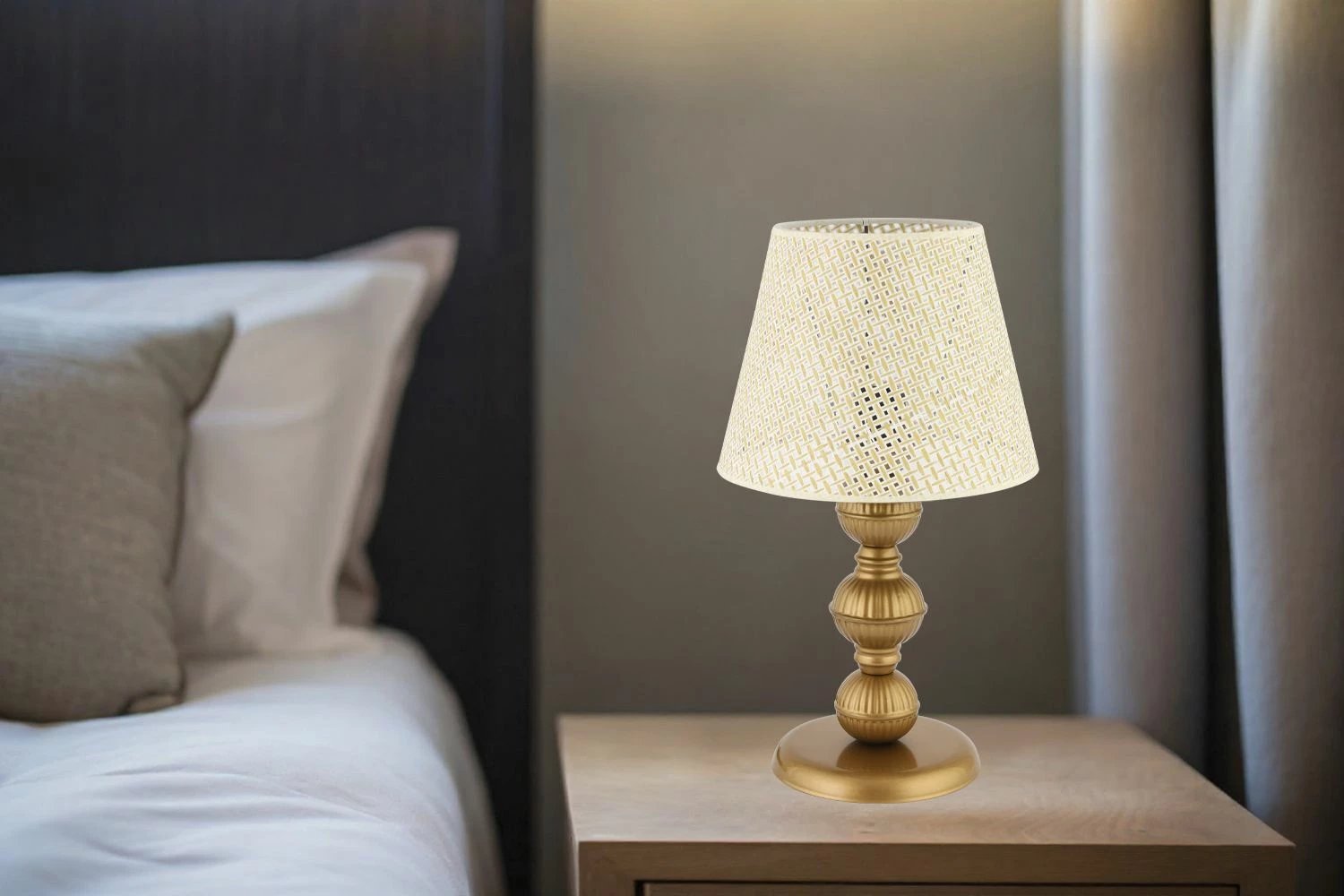 Llambë tavoline Opviq, 301 Hazeran, krem dhe ari v2