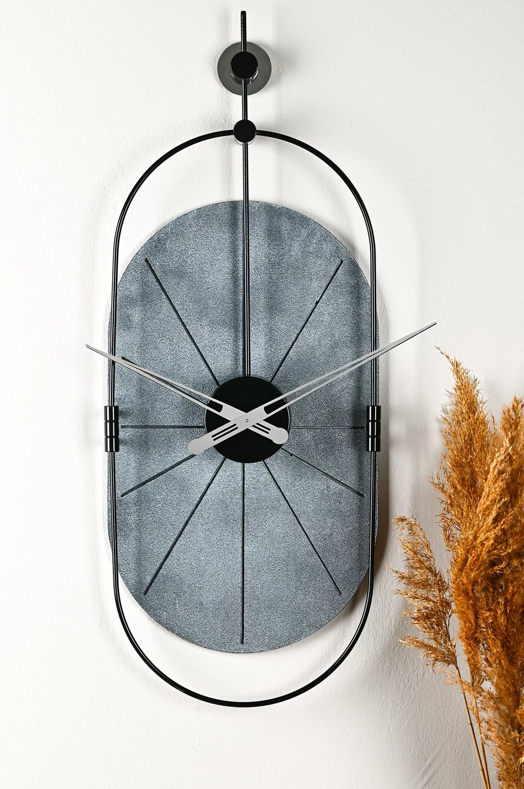 Orë muri dekorative Wallity, metalike, argjend e zezë, 77x29cm