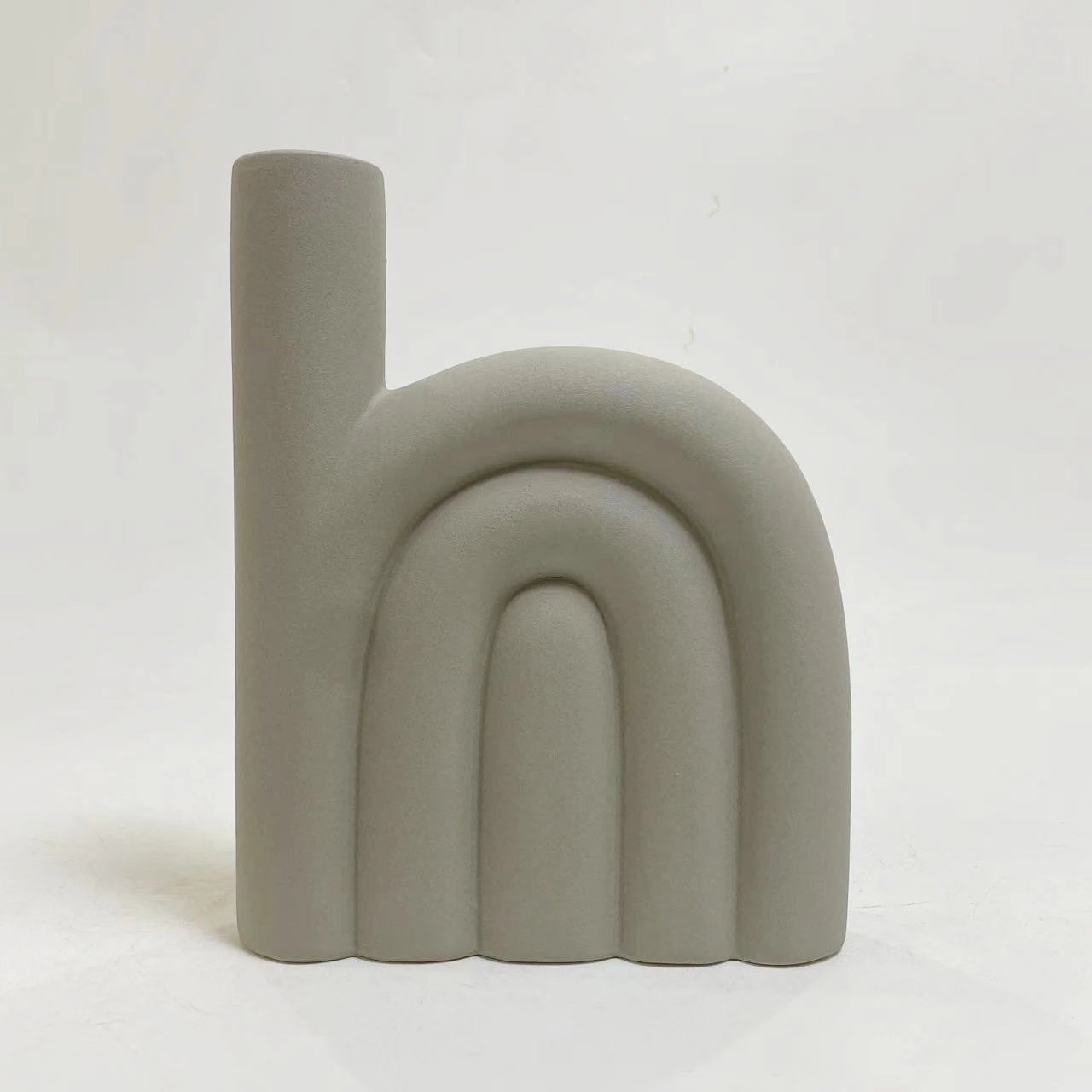 Dekor tavoline prej qeramike, ngjyrë gri mat, ARCON FH4639.03, 23.5x5.5x29.5H cm