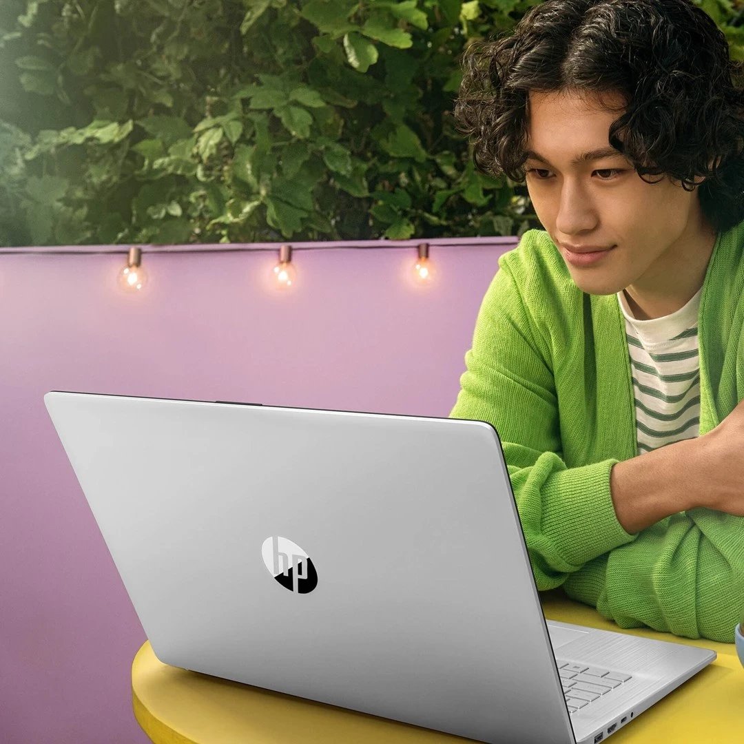 Laptopi HP 17-cp2065nw, 17.3", AMD Ryzen 3, 8GB RAM, 512GB SSD, AMD Radeon Graphics, i argjendtë