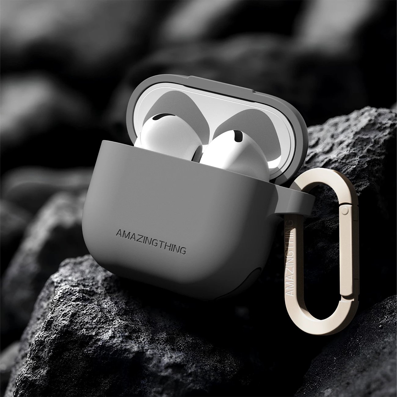 Mbështjellës AmazingThing Omni Case për AirPods 4, i zi