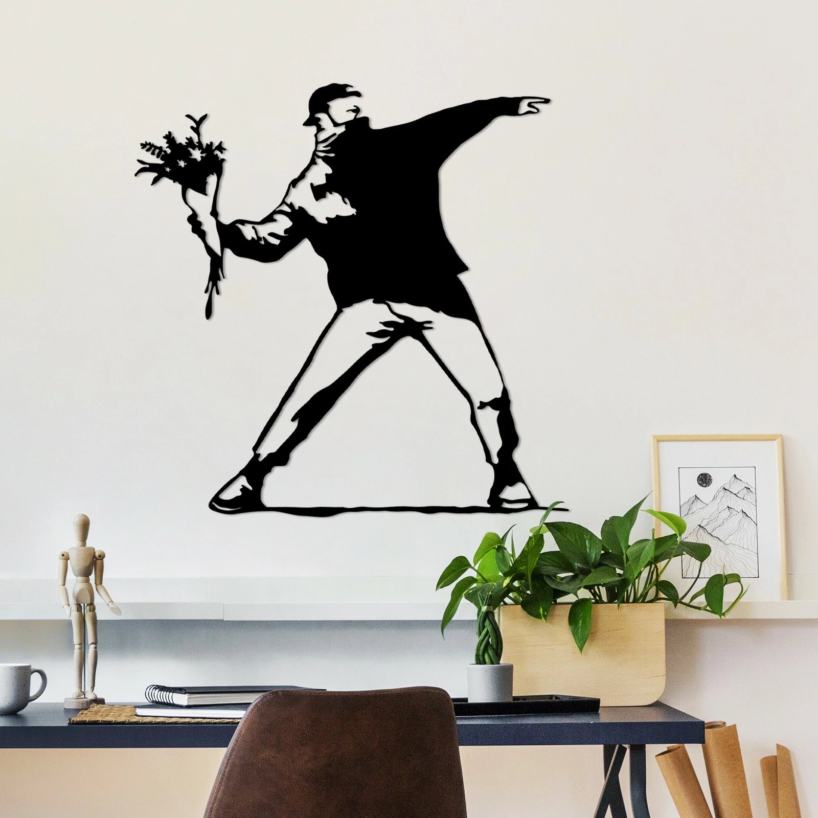 Aksesor dekorativ metalik për mur, Wallity Banksy Metal 01, ngjyrë e zezë, 69x70cm
