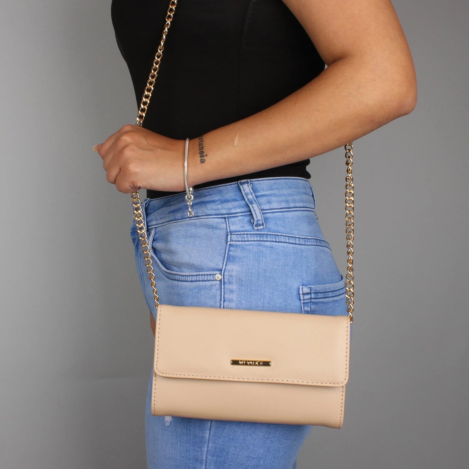 Kuletë crossbody prej lëkure, ngjyrë bezhë, zinxhir 118cm, Zoozie Bags 1449