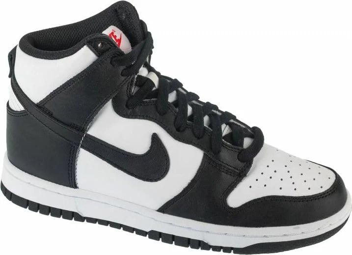 Atlete Nike për femra, të bardha e të zeza
