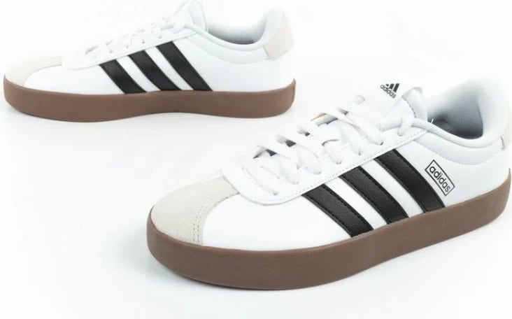 Këpucë për femra adidas, të bardha