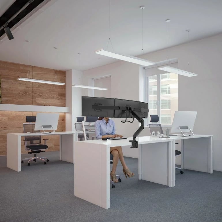 Krah i rregullueshëm për 3 monitorë Gembird MA-DA3-03, 17-27 inç, i zi