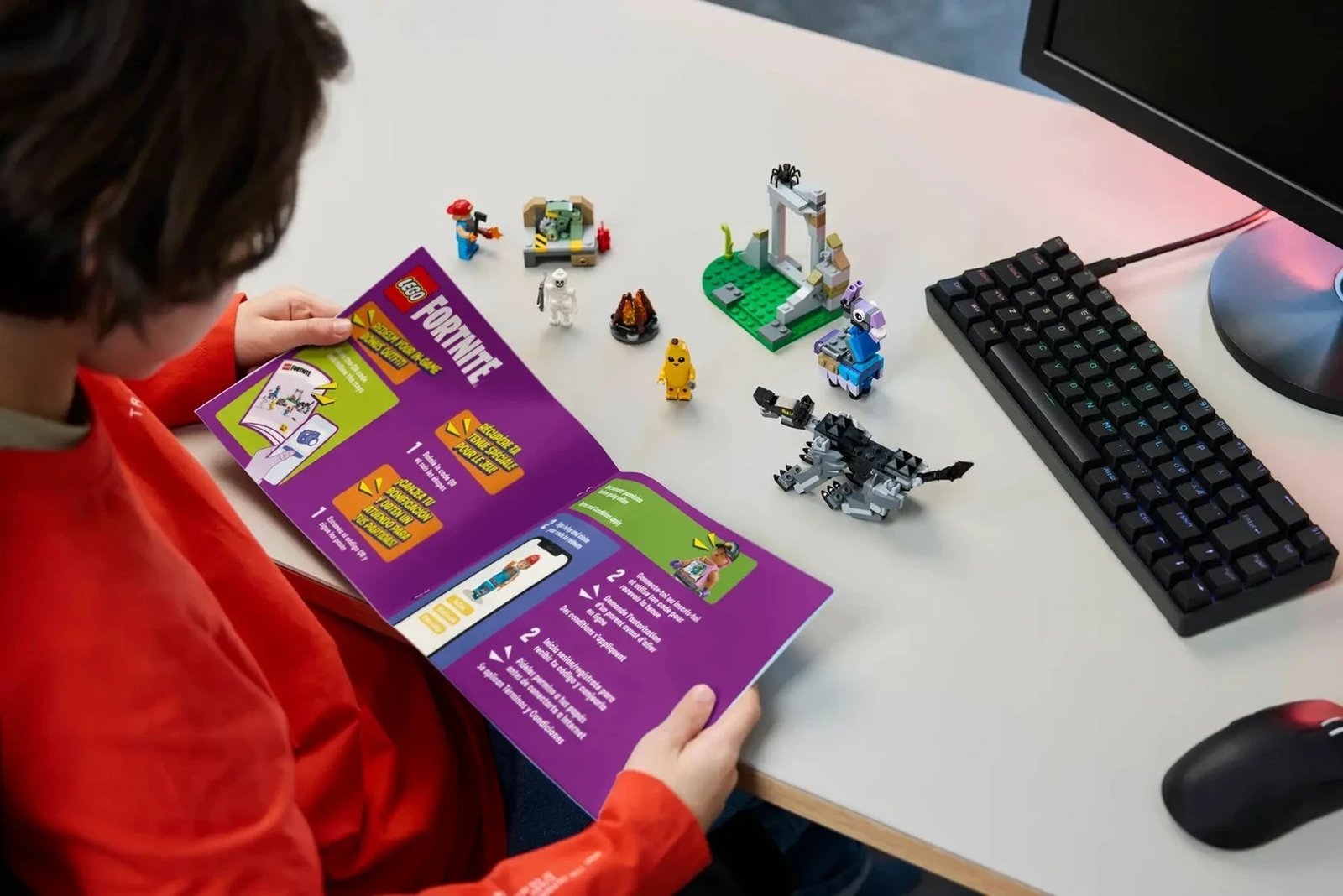 Set LEGO Fortnite 77075 Peely & Sparkplug's Camp, 250 pjesë, për fëmijë 7+