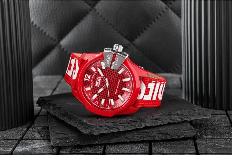 Orë dore për meshkuj DIESEL, e kuqe