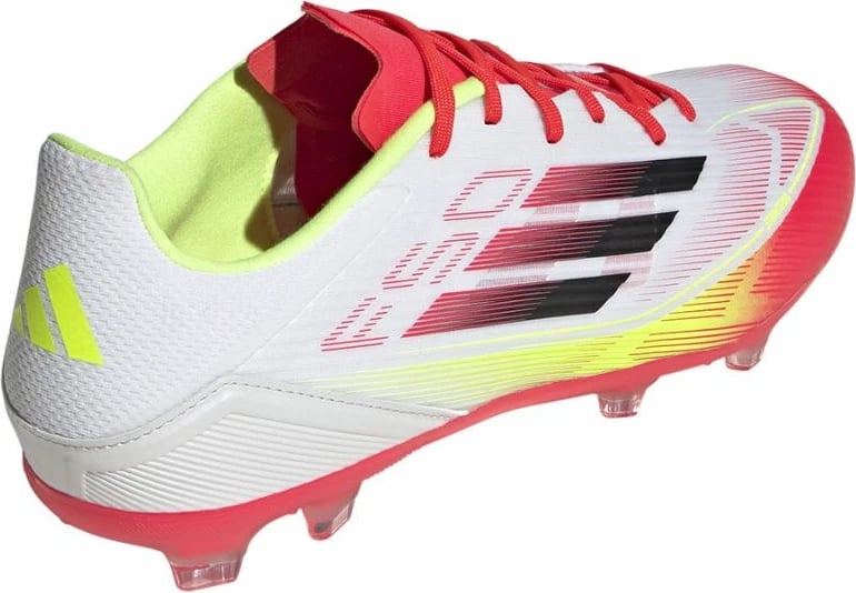 Atlete futbolli adidas për meshkuj, të bardha e të kuqe