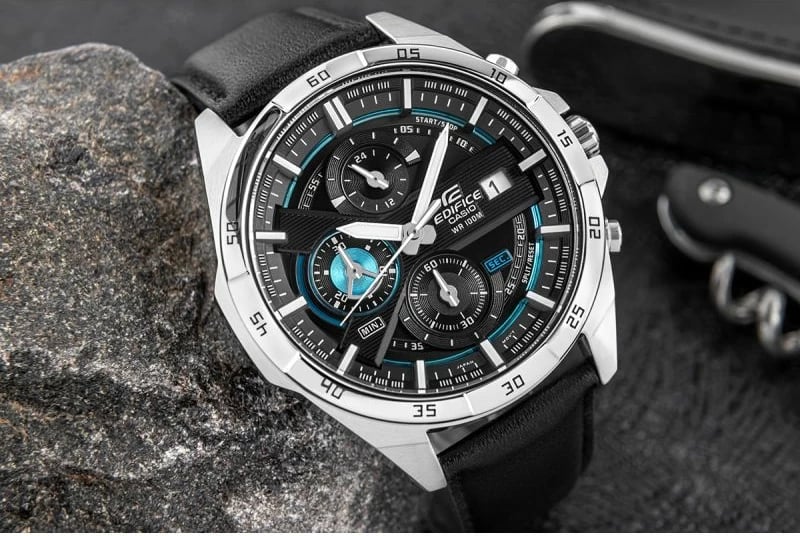 Orë dore për meshkuj CASIO, e zezë