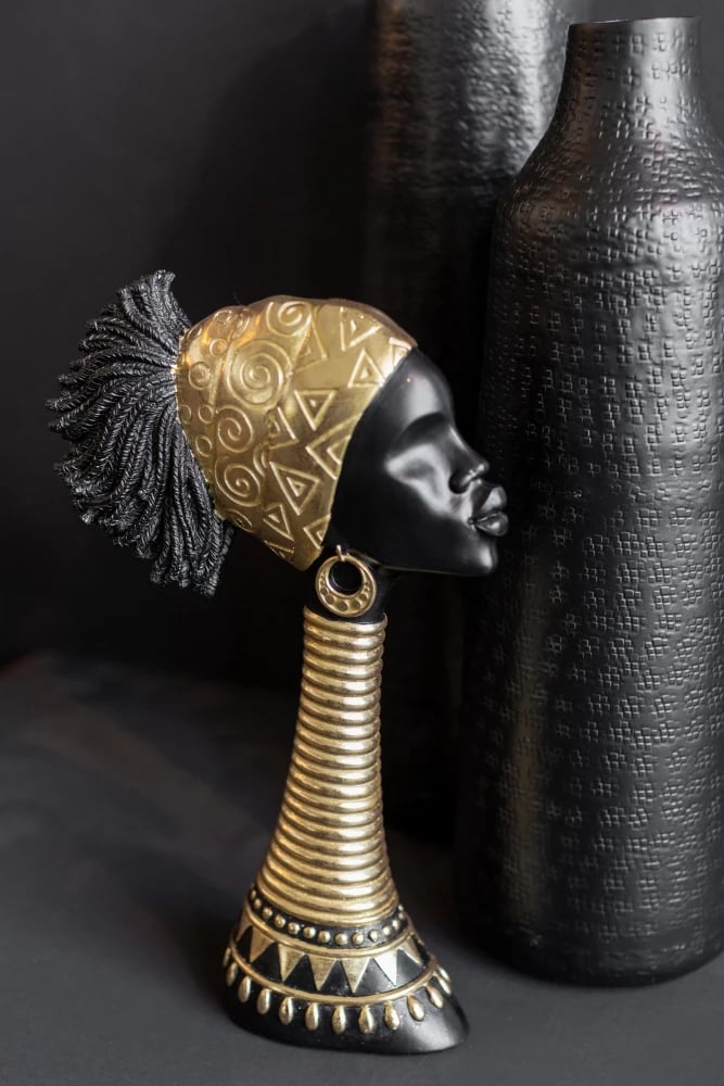 Figurë dekorative ABENI 2, polirezine, e zezë dhe ari, 19x7x33 cm Figurë dekorative ABENI 2, polirezine, e zezë dhe ari, 19x7x33 cm