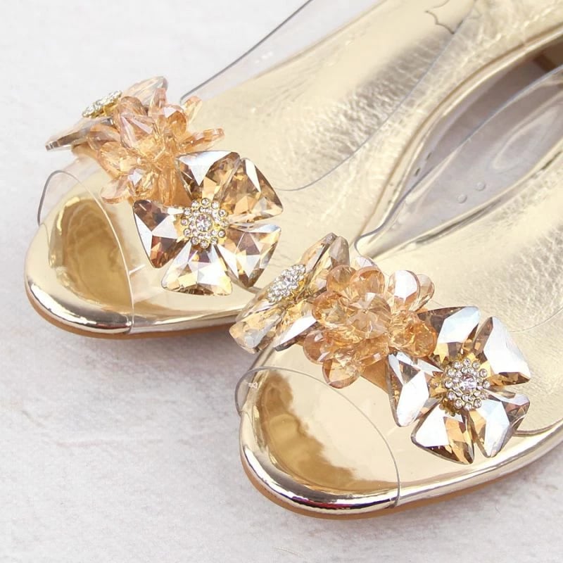 Sandale të mbyllura për femra Sabatina, bezhë