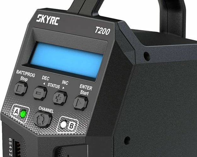 Karikues SkyRC T200, 2x100W, për bateri LiPo/LiFe/NiMH/NiCd/Pb, i zi
