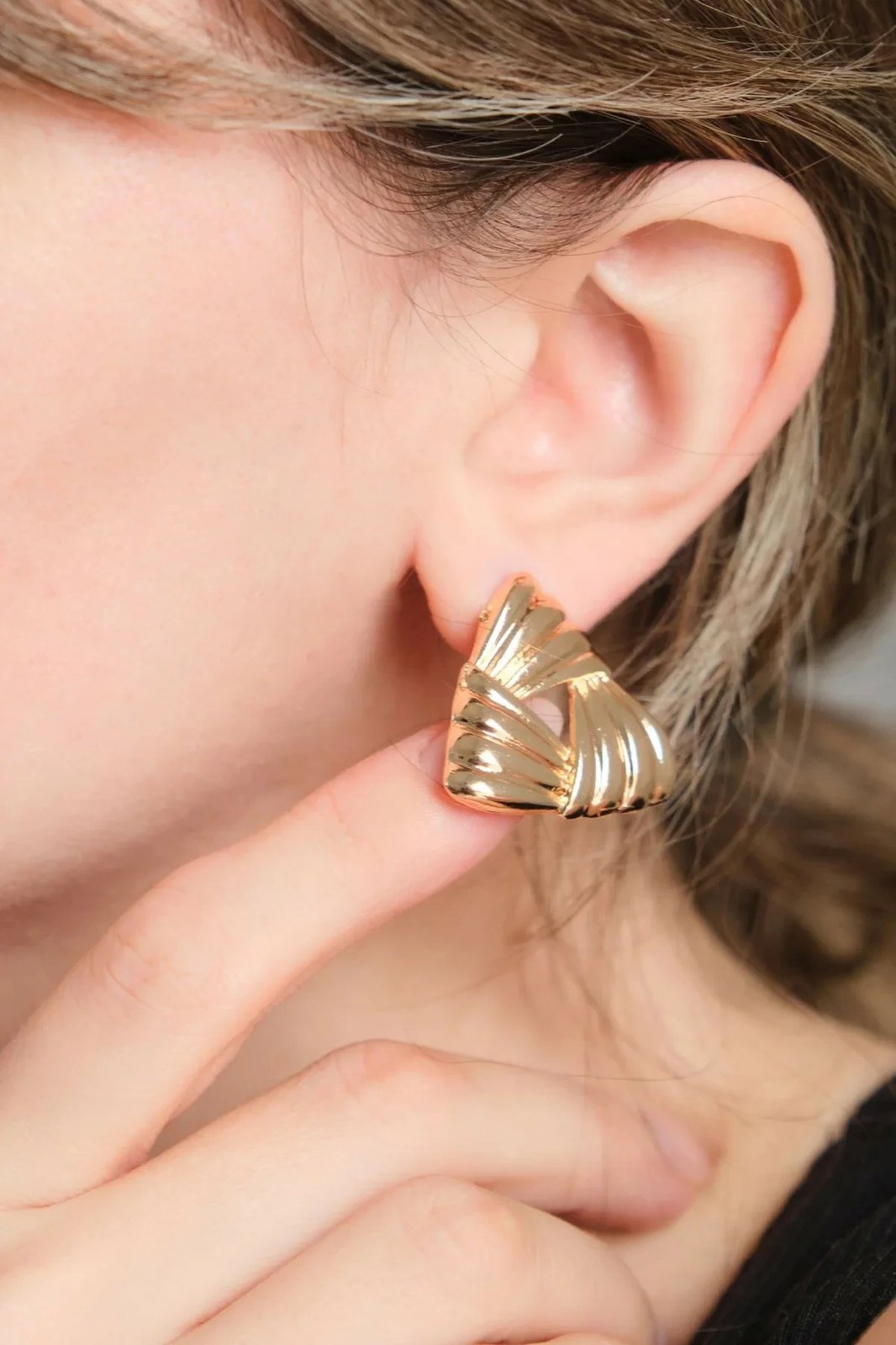 Vathë Jumeon, ngjyrë ari, model trekëndësh, një madhësi