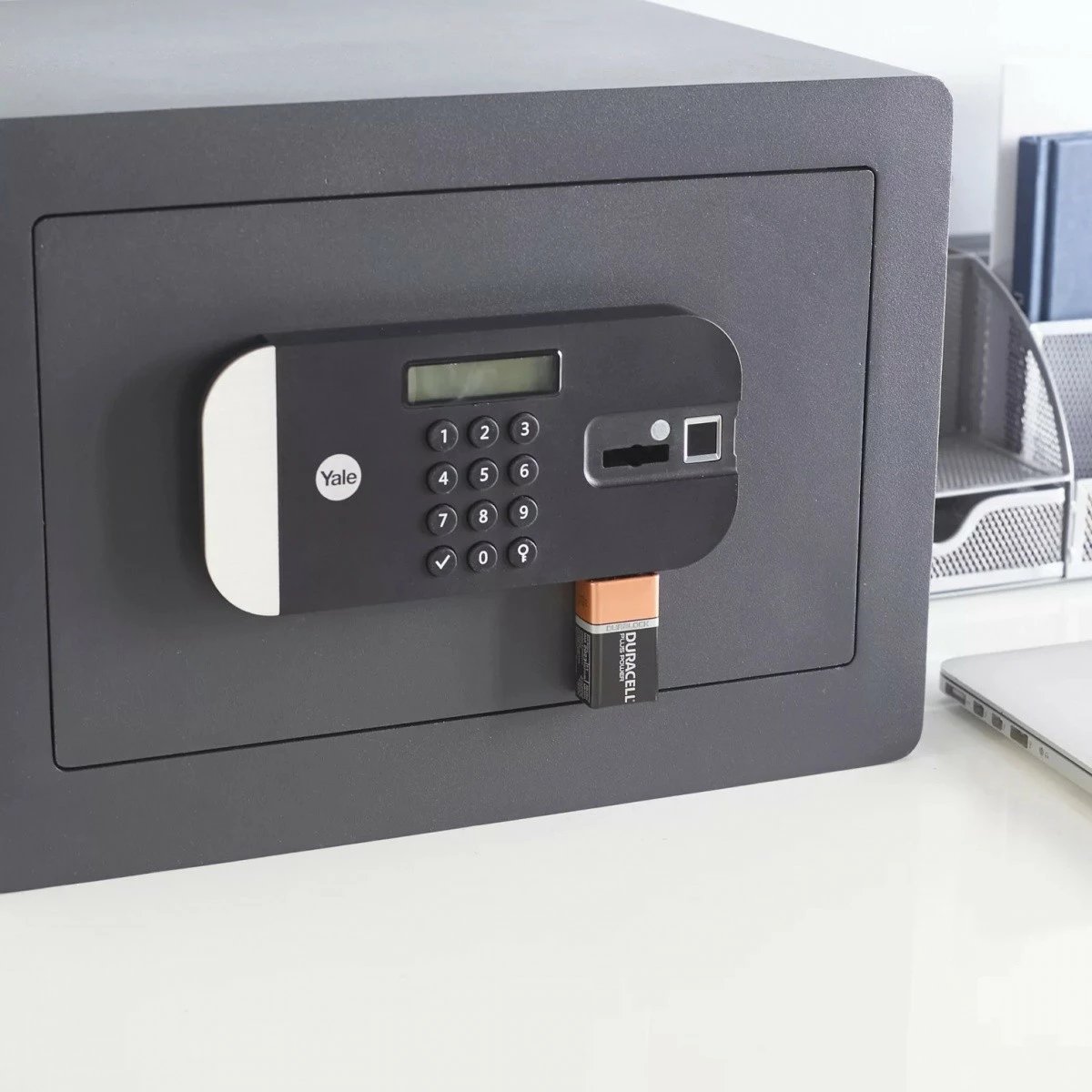 Kasafortë YALE HOME YSFM/250/EG1 me lexues gishti, 18.6L, e zezë