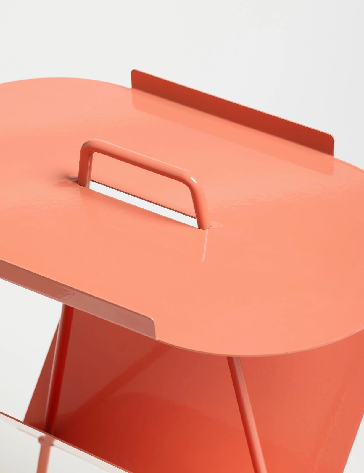 Tavolinë anësore Skye Decor, ngjyrë salmon