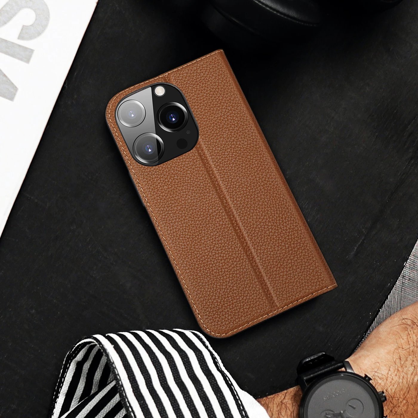 Mbështjellës Dux Ducis Skin X2 për iPhone 14 Pro, me kapak magnetik, kafe