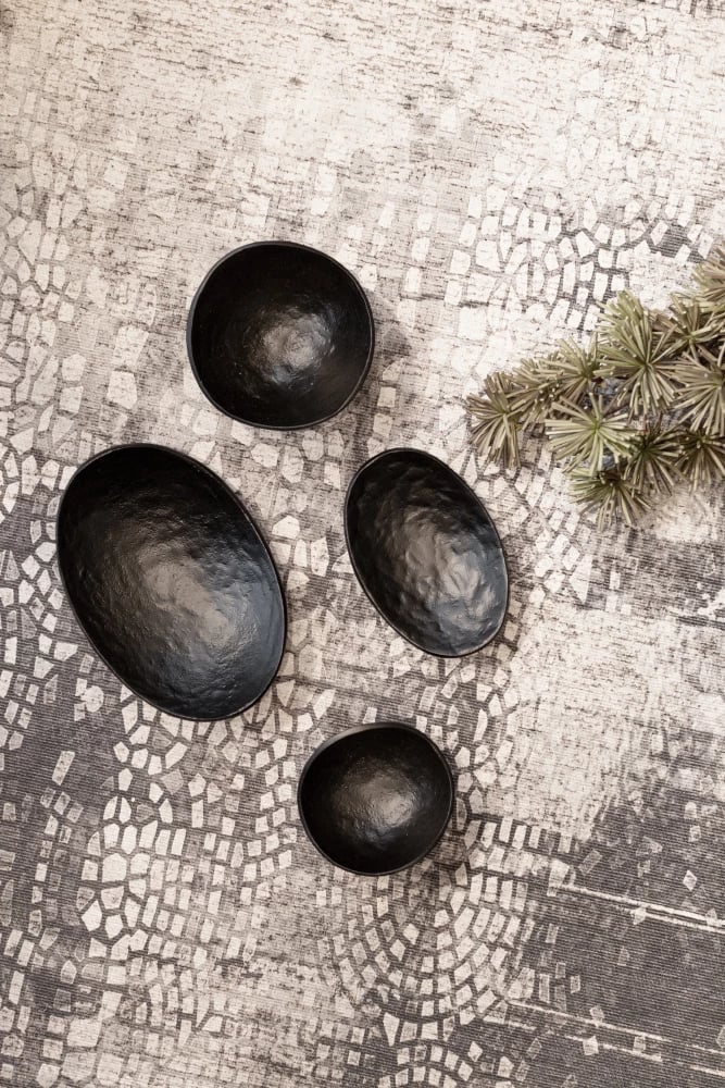 Enë dekorative CURVE, alumin i zi, 16x16x8 cm