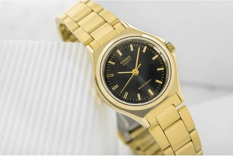 Orë dore për femra Casio, ari