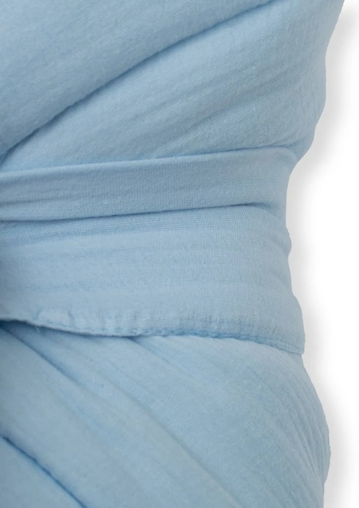 Mbështjellëse muslin për bebe, New Baby, 75x75 cm, me lidhëse, mbushje anti-alergjike, blu