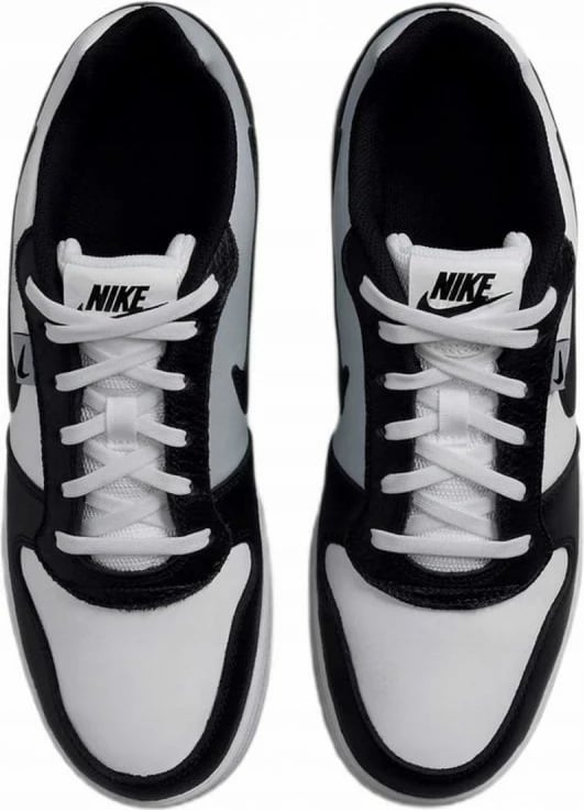 Atlete për meshkuj Nike, të bardha