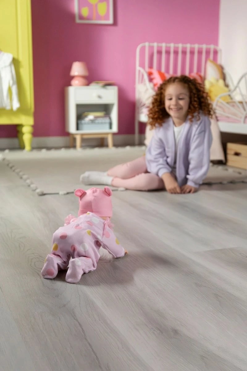 Kukull interaktive Baby Born Emily Walk with Me 43 cm, ecëse, me bateri AA, rozë