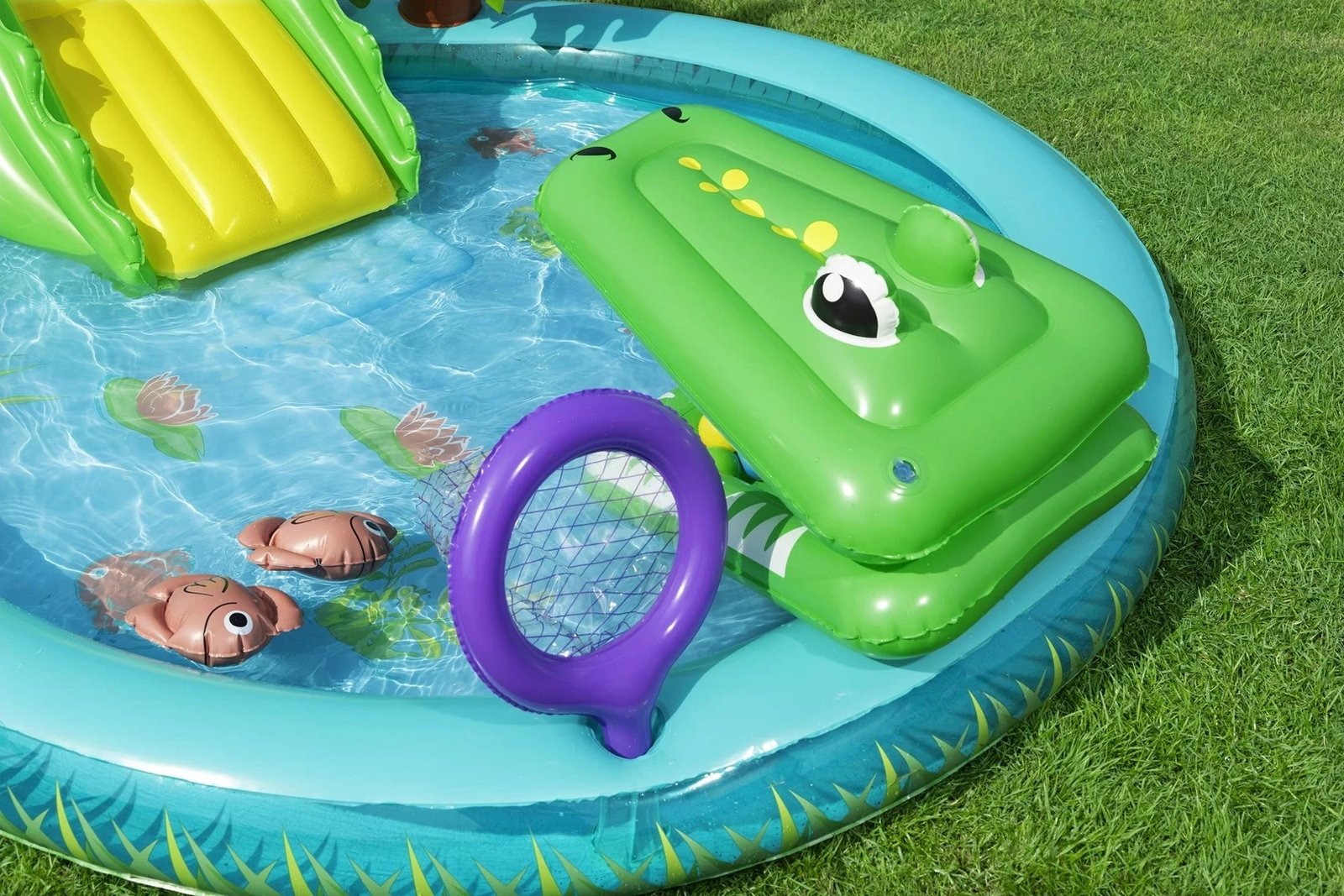 Qendër loje uji e fryrë për fëmijë Bestway Crocodile Cove, 2.24m x 1.81m x 72cm, shumëngjyrëshe Qendër loje uji e fryrë për fëmijë Bestway Crocodile Cove, 2.24m x 1.81m x 72cm, shumëngjyrëshe