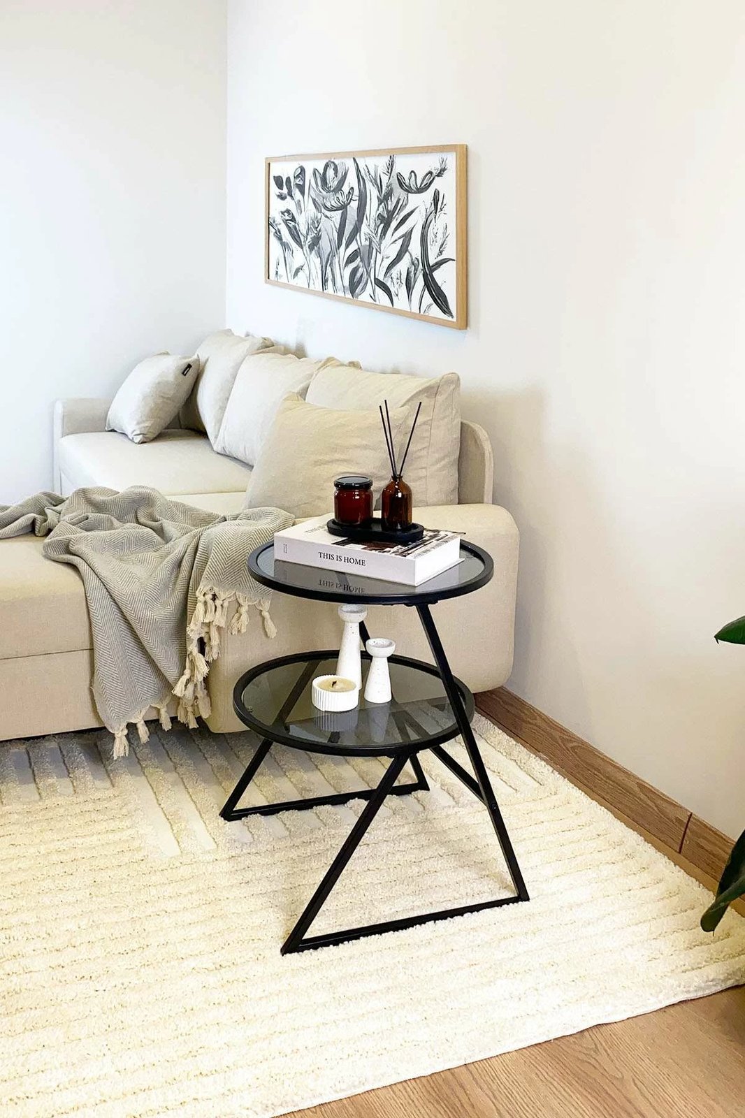 Tavolinë anësore Skye Decor, Valencia, e zezë, fume