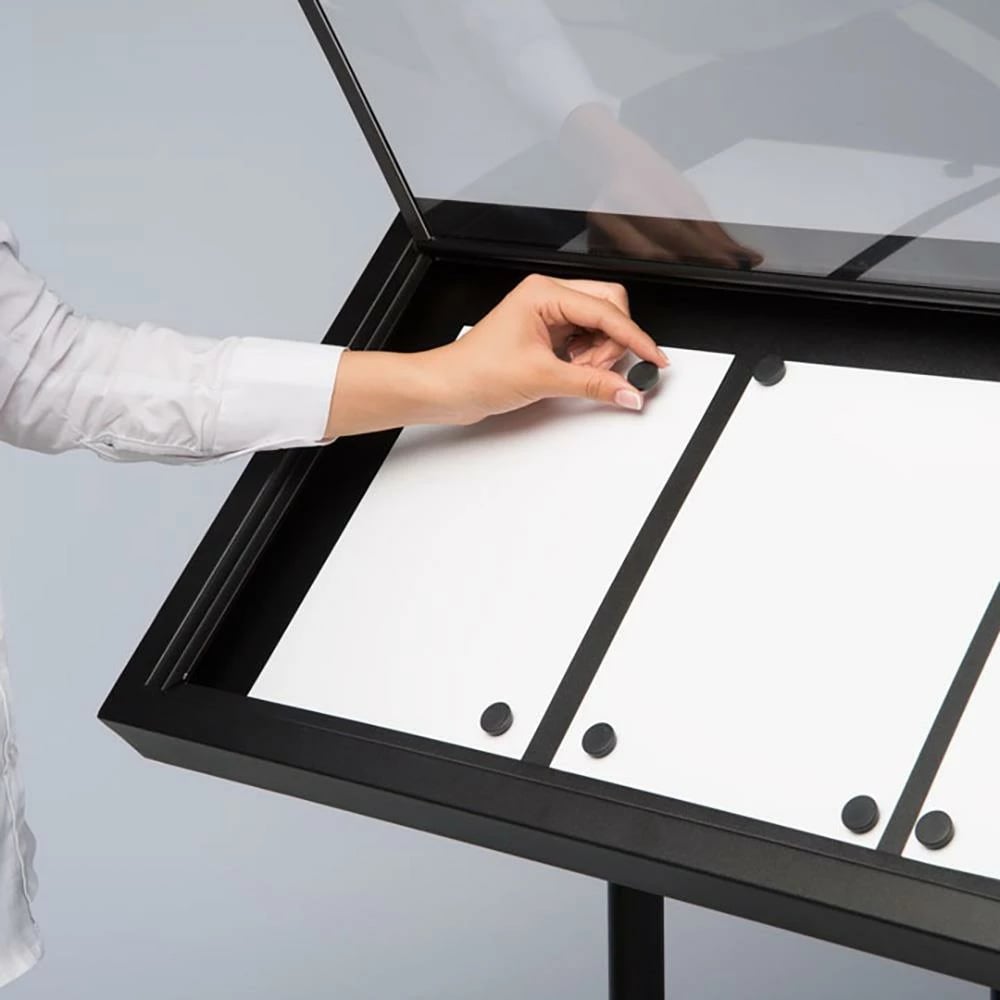 Tabelë menuje M&T për restorante, për 3 fletë A4, e zezë