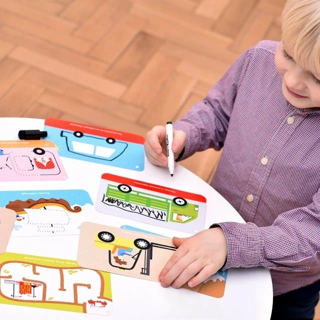 Set edukativ CzuCzu 3562 me libër 56 faqe dhe pisak të fshirshëm, për fëmijë 3+