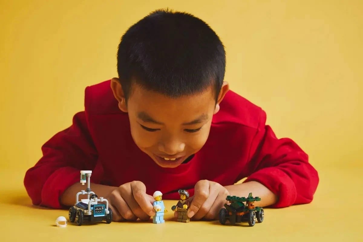 Set LEGO City 60459, Avion vs. Shtrat spitali, 2 minifigura Set LEGO City 60459, Avion vs. Shtrat spitali, 2 minifigura