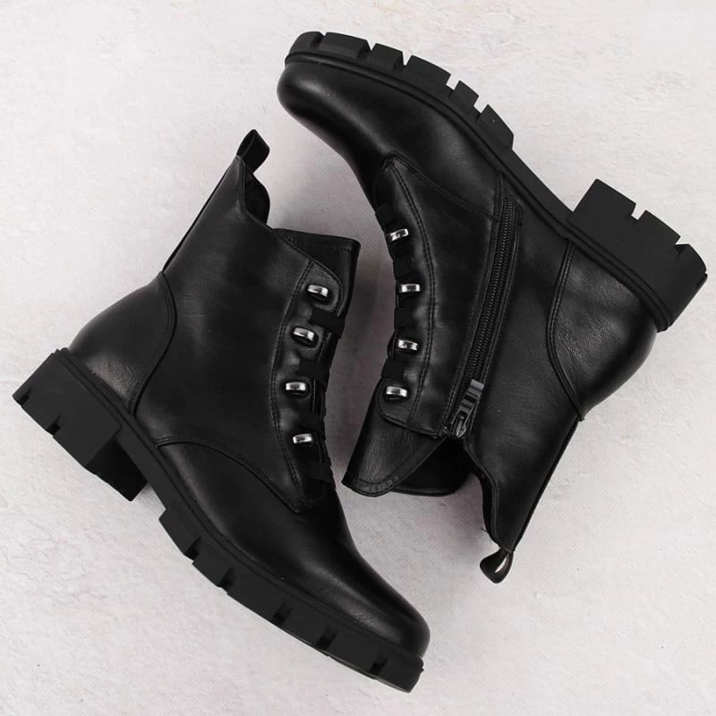 Çizme për femra M.Daszyński, të zeza