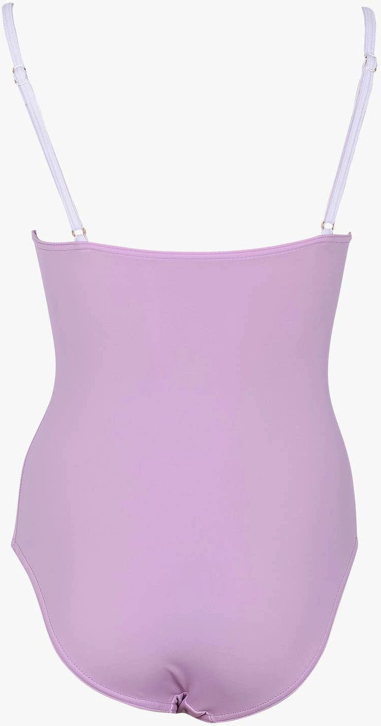 Rroba banje Jumeon, Ada, rozë