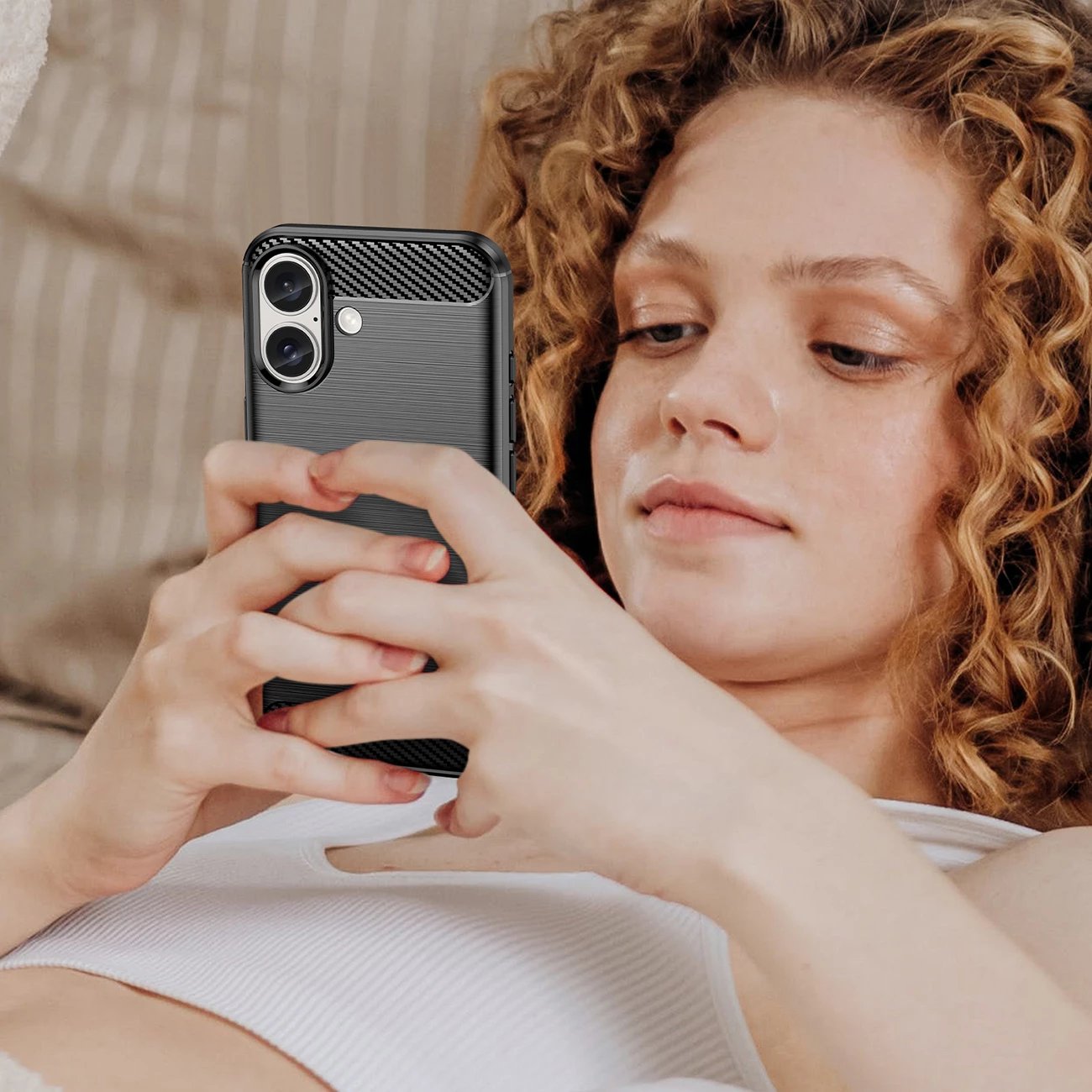 Mbështjellës Hurtel Carbon Case për iPhone 16 Plus, TPU, i zi