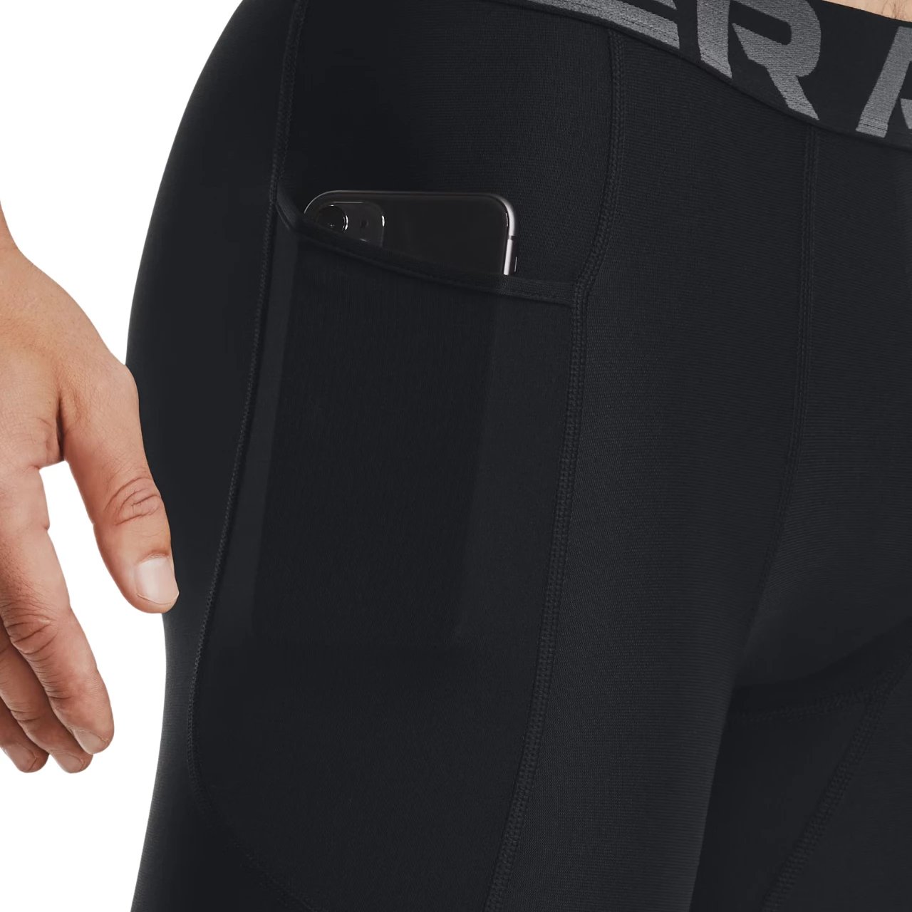 Shorce për meshkuj Under Armour, të zeza