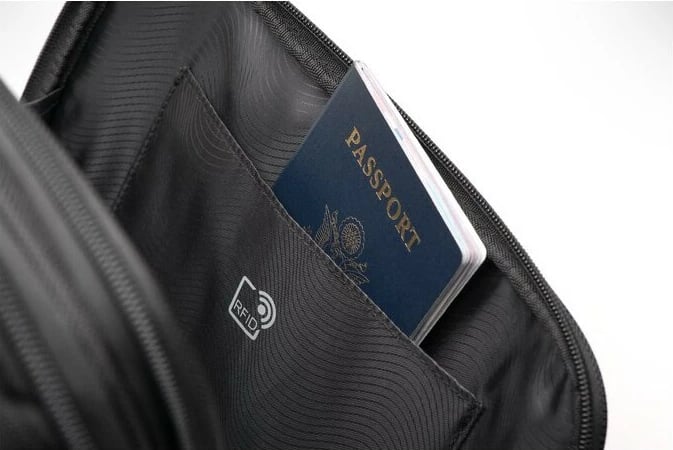 Trolley Kensington Contour 2.0 Pro Overnight Laptop Spinner, 17 inch, e zezë