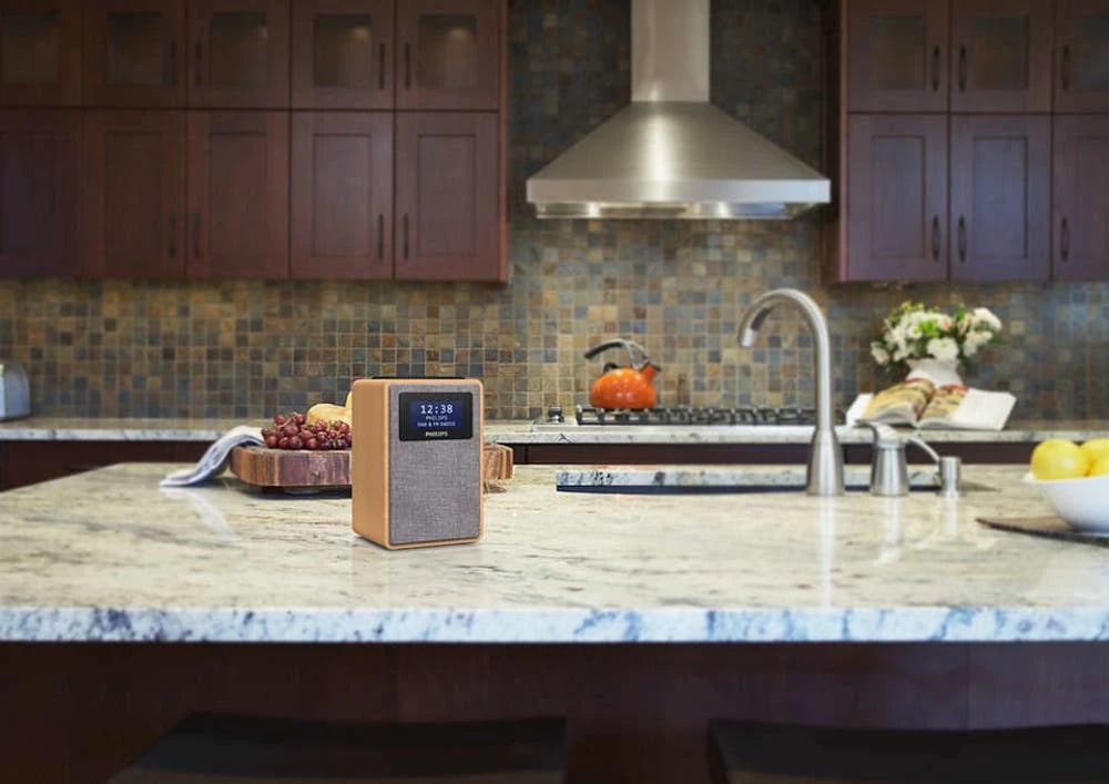 Radio me Alarm dhe Dizajn Druri DAB+/FM dhe Tingull të Pastër – Philips TAR5005/10