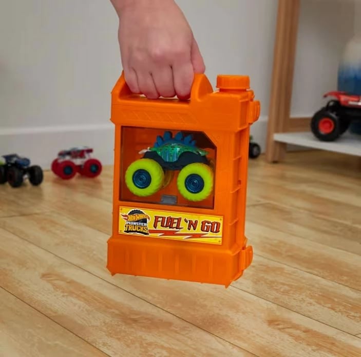 Set lodrash Hot Wheels Monster Trucks Fuel 'N Go, Motosaurus, 1:64, shumëngjyrësh