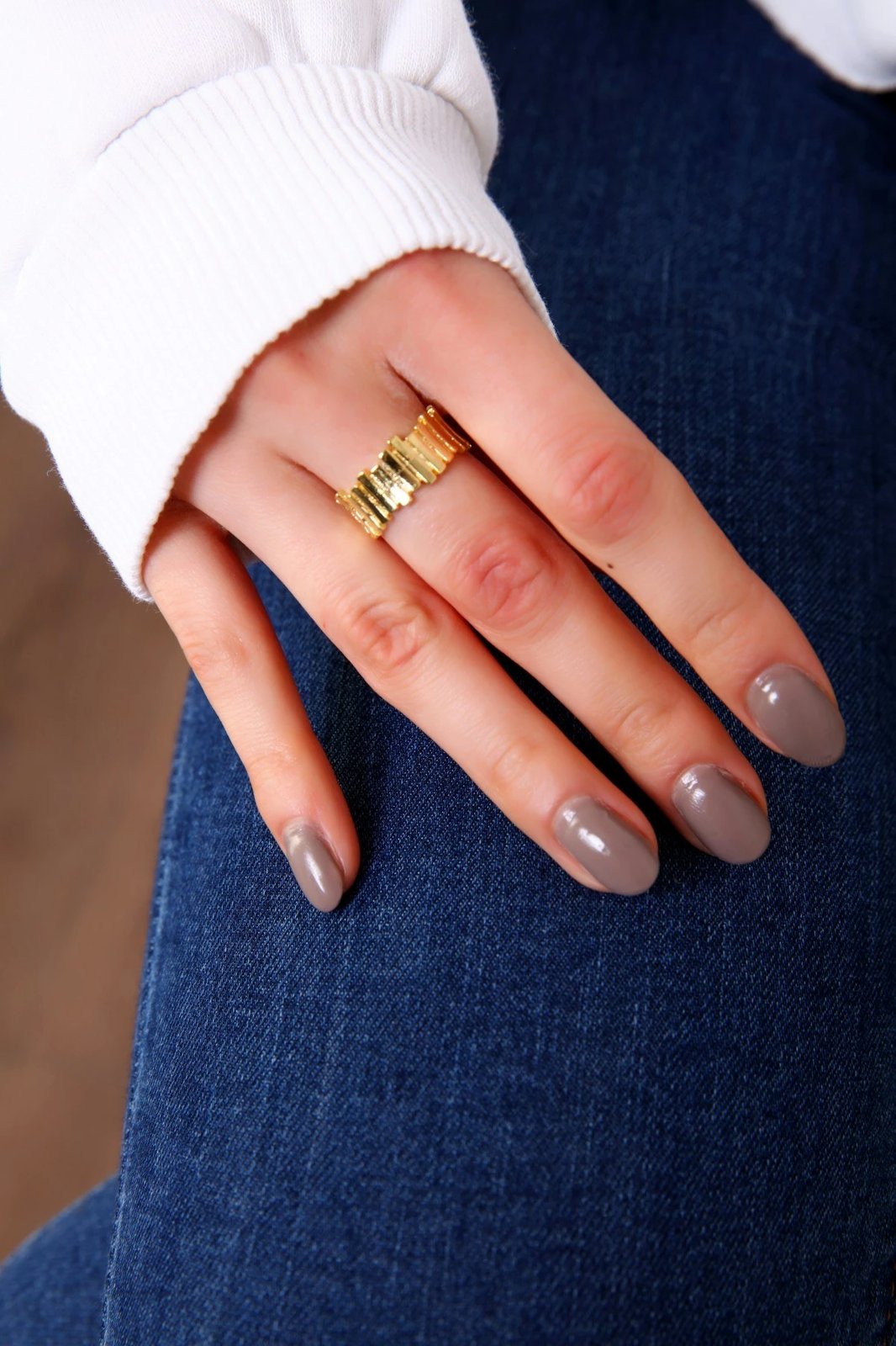 Unazë Jumeon, ngjyrë ari, me gur zirkon, një madhësi