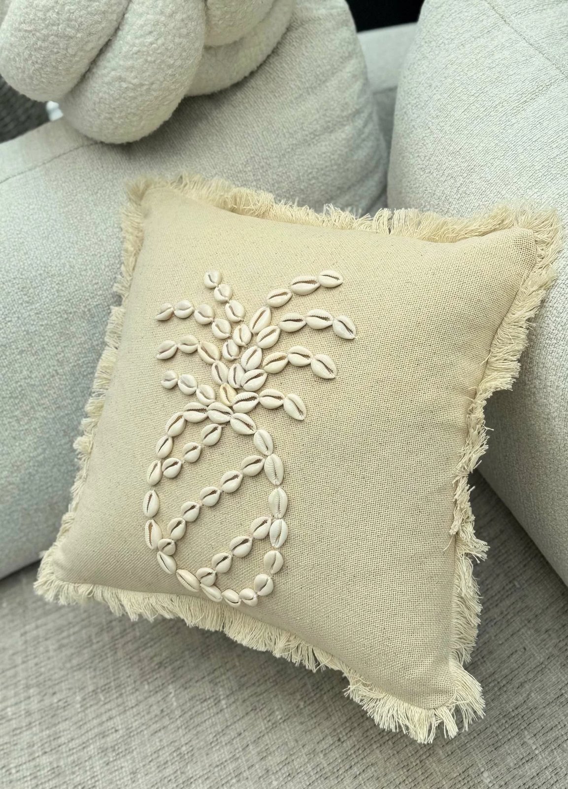 Jastëk dekorativ me mbulesë, ngjyrë bezhë, DEN005