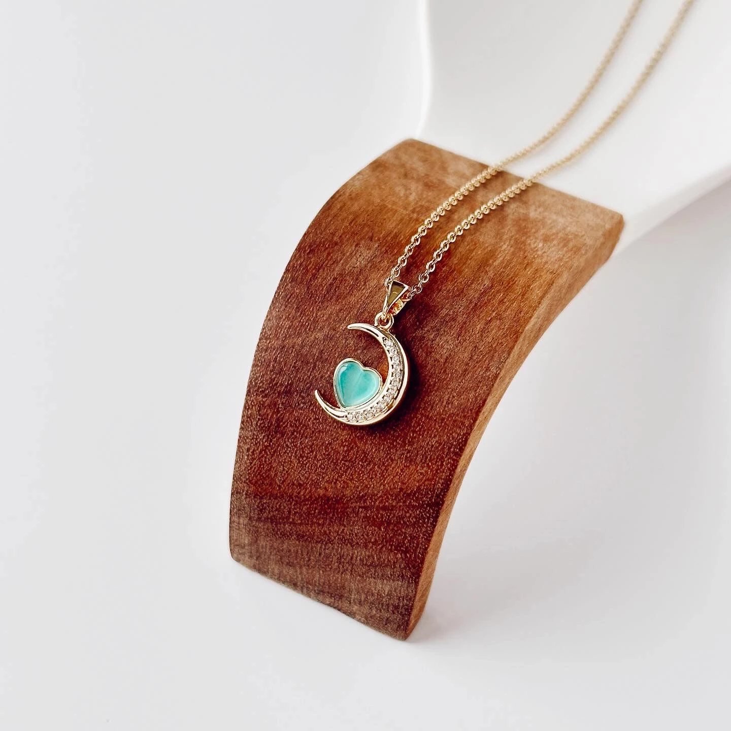 Qafore prej çeliku, Jumeon Luna Vert, ngjyrë ari dhe akuamarin