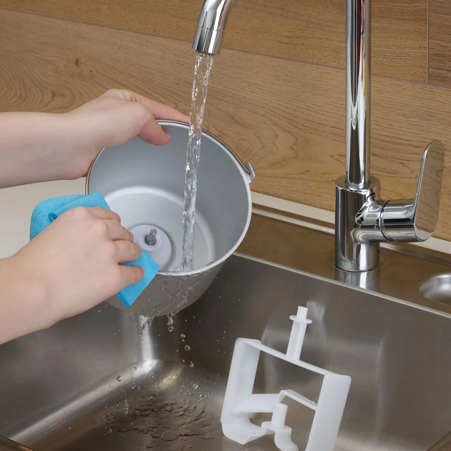 Aparat për akullore Severin EZ 7405, 2L, 180W, argjendtë