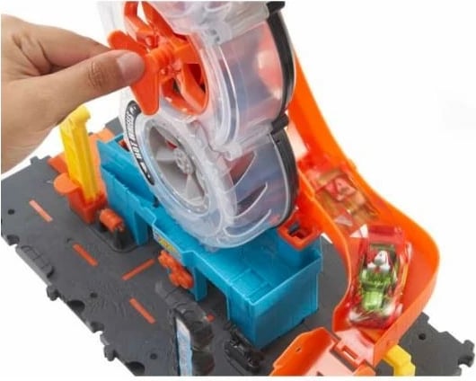Set lodrash Hot Wheels City Super Twist Tire Shop, me një makinë, shumëngjyrësh