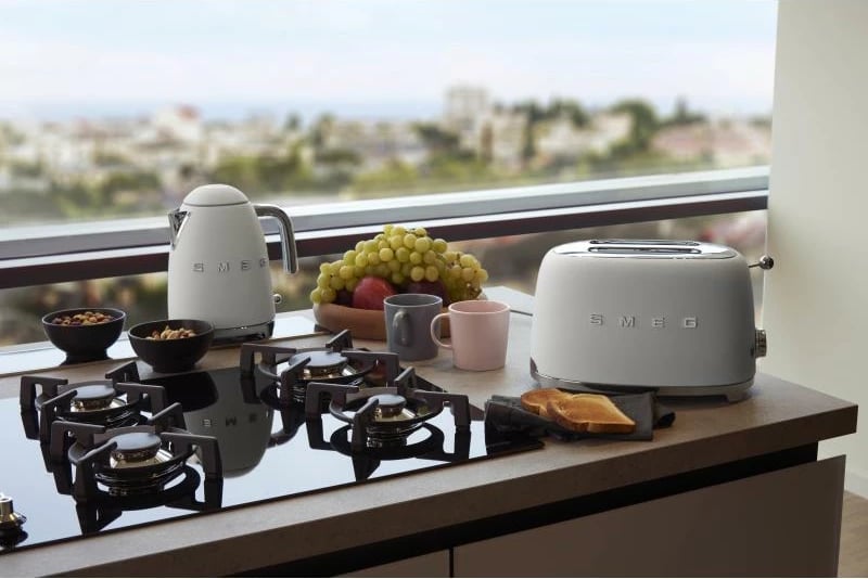 Ujëvalës, SMEG, KLF03WHMEU, e bardhë mat