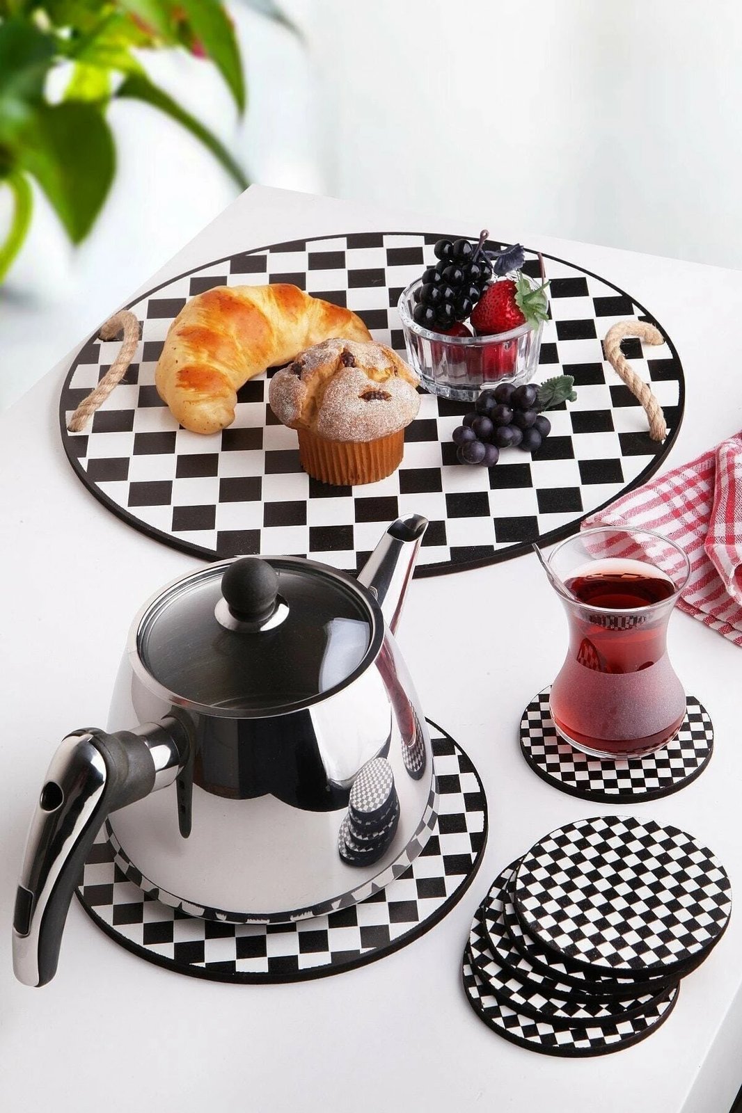 Set tabakë druri me nënshtrues gotash (8 copë), Hermia, PLT0230