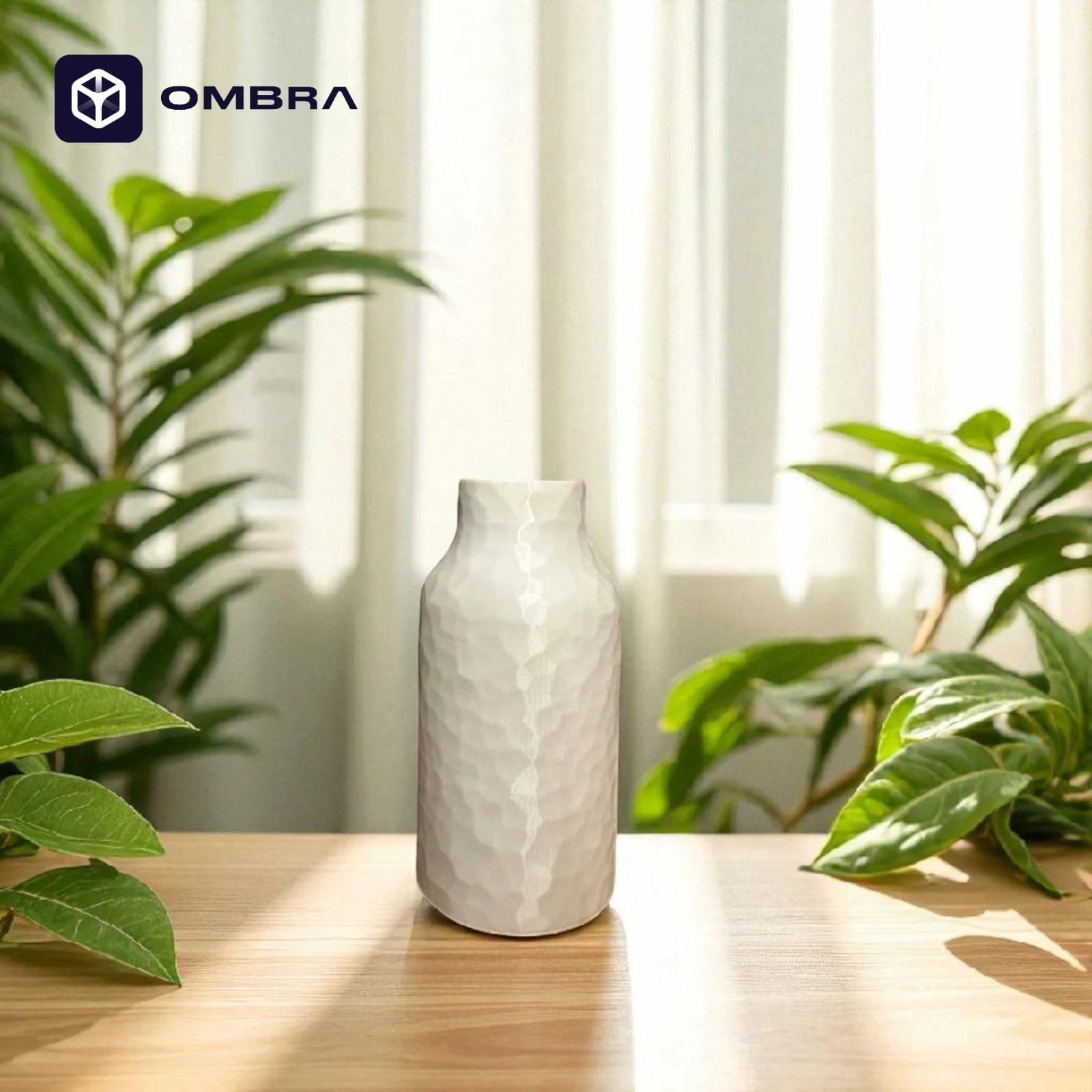 Vazo dekorative Faceted Vase, madhësia S, e bardhë