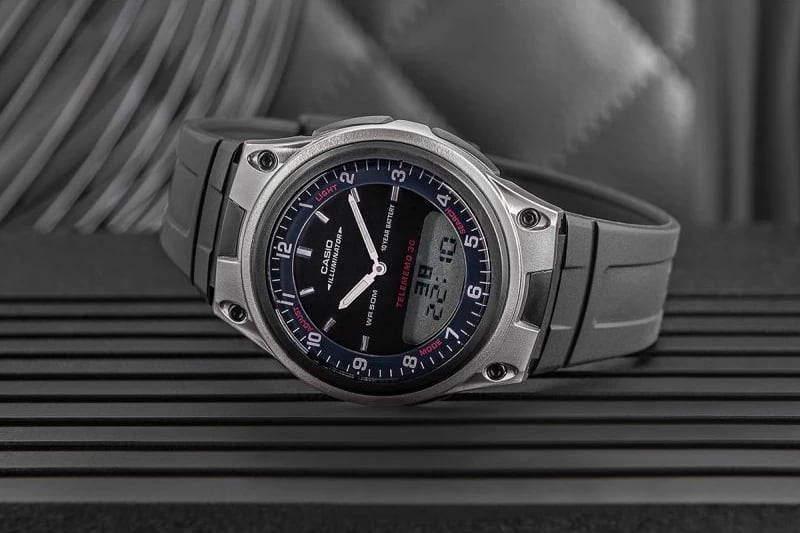 Orë dore për meshkuj Casio, e zezë