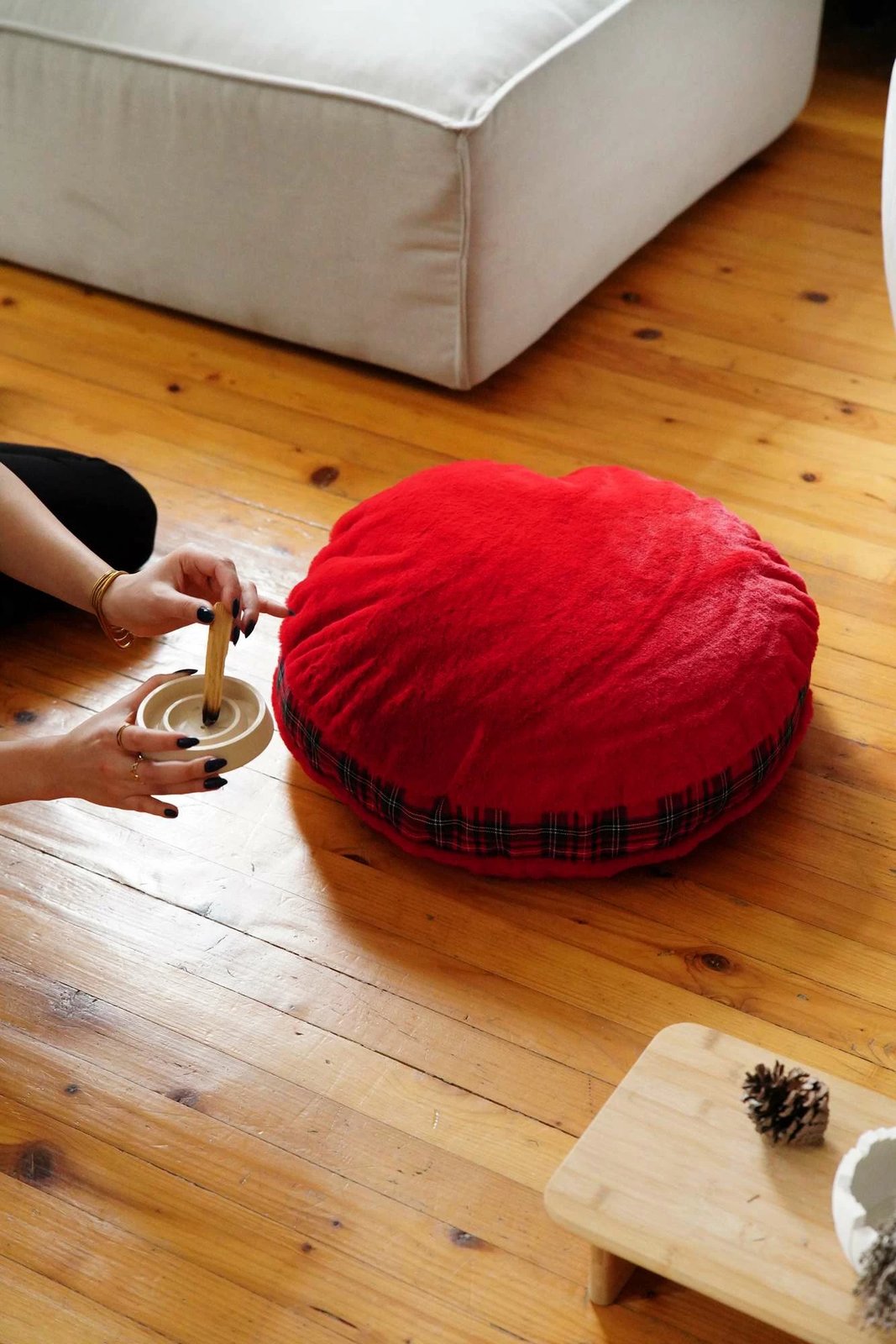 Jastëk dekorativ i kuq, Evila Originals, pelush, 51x51x18cm